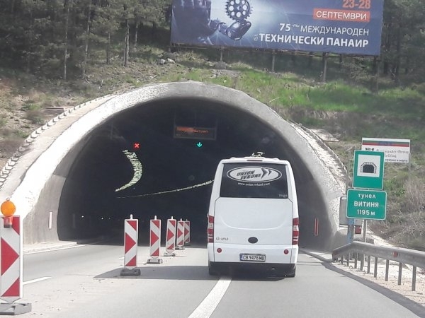 Почти изоставените ремонти на тунелите Витиня и Ечемишка на АМ