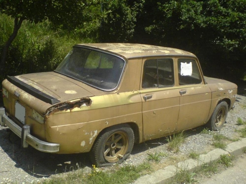 Акцията по отстраняване на изоставени и излезли от употреба автомобили