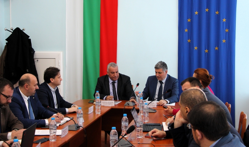 До два месеца ще започне строителството на скоростния път между