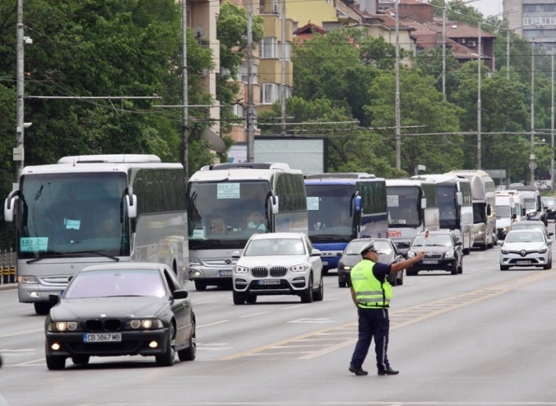 Превозвачите в туризма блокираха най големите градове в България в знак