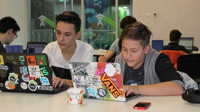 Телерик Академия разширява мащаба на обученията за ученици с теми