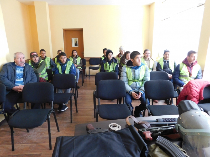 Продължава партньорството между местната полиция и училищата от региона в