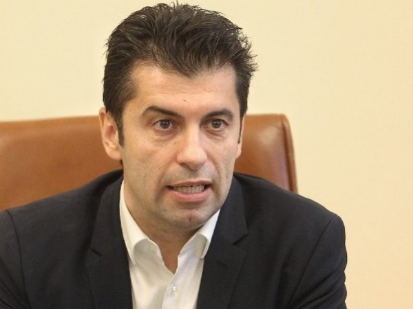 Правителствената ни делегация начело с премиера Кирил Петков заминава за