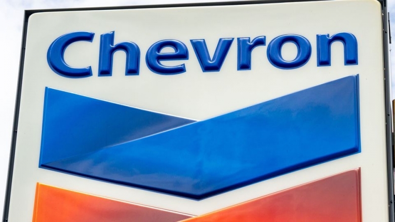 „Шеврон“ проучва варианти за купуване на активи на „Лукойл“