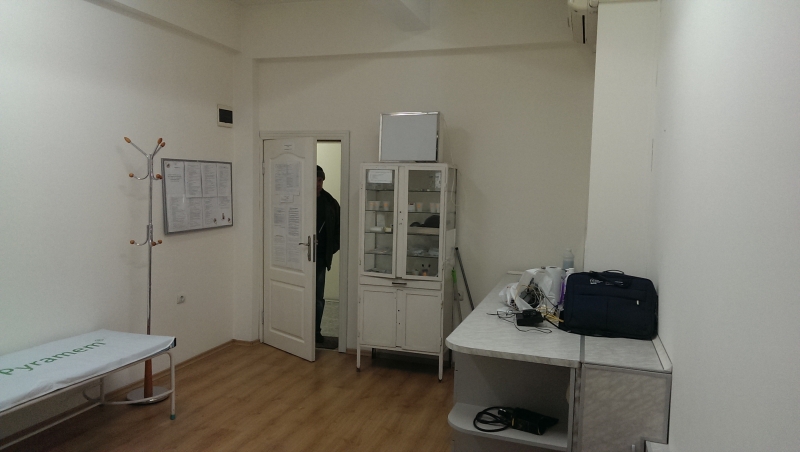 Полицията е тарашила кабинетите на лекари в Белослатинско които са