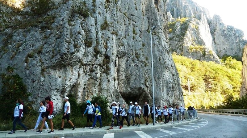 Над 30 участници се включиха в туристическия поход до местността