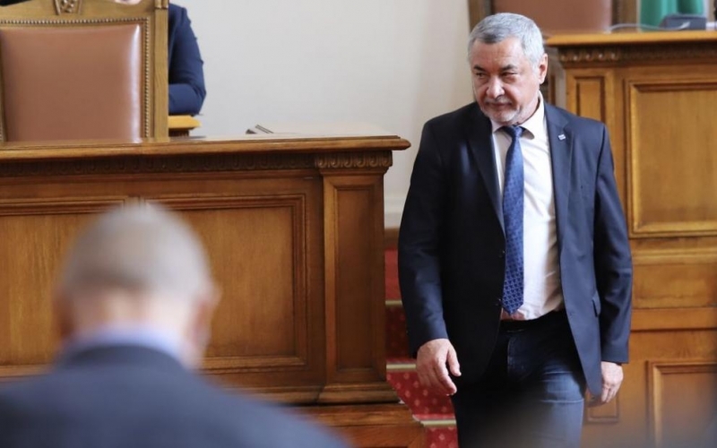Валери Симеонов: Кампанията на Мая Манолова беше финансирана от Божков