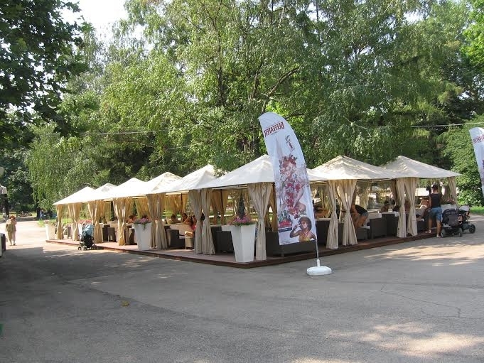 Летен бар в Монтана е бил запален тази нощ научи