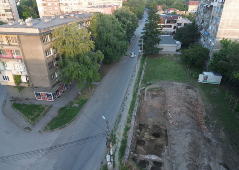 Археолози откриха крайлагерно римско селище при спасителни разкопки в Лом