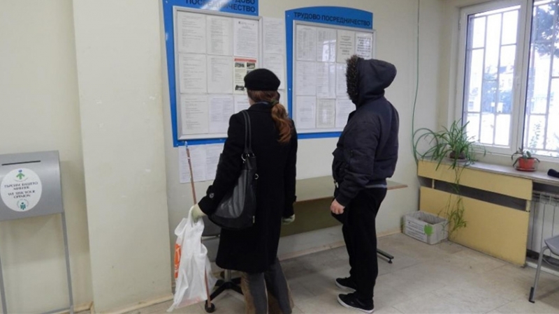 15 4 е средномесечното равнище на безработицата през 2017 година за територията на