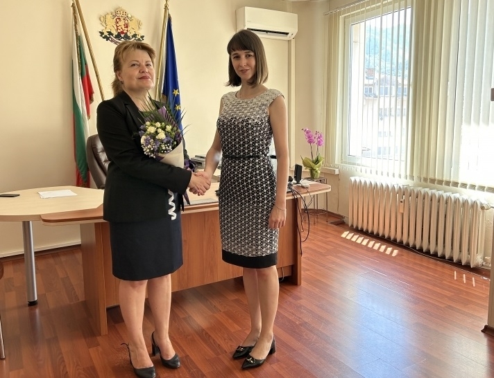 Областният управител на Враца Надя Донкинска е подписала тайно скандален