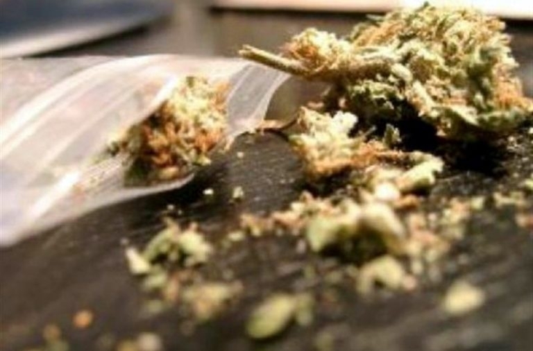 Полицията е заловила тийнейджър с дизайнерска дрога в Мездра съобщават