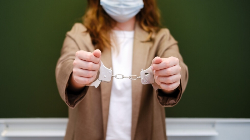 42 годишна учителка от Индия организира оргия с трима 16 годишни ученици