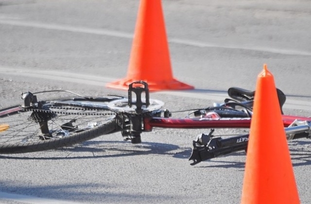 Велосипедист е бил ранен при катастрофа с лек автомобил във