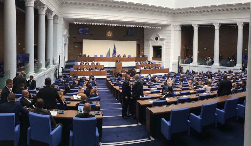 Приеха на второ четене бюджета на НЗОК: Децата до 7 г. ще имат право на безплатни лекарства