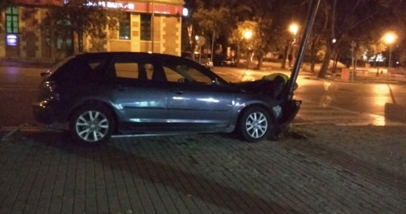 Лек автомобил Фолксваген Голф с врачанска регистрация е катастрофирал в