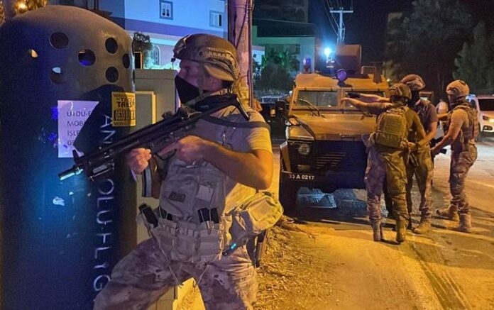 Нападение срещу сградата на полицията в турския град Мерсин има