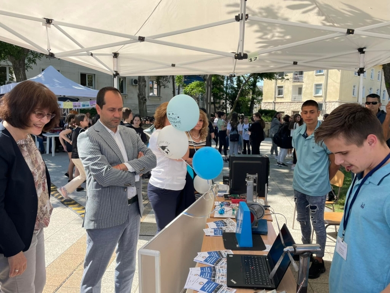 За поредна година училища професионални гимназии филиали на висши учебни