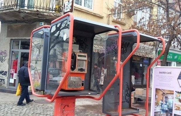 Две деца прекараха часове в ареста заради фалшива заплаха към