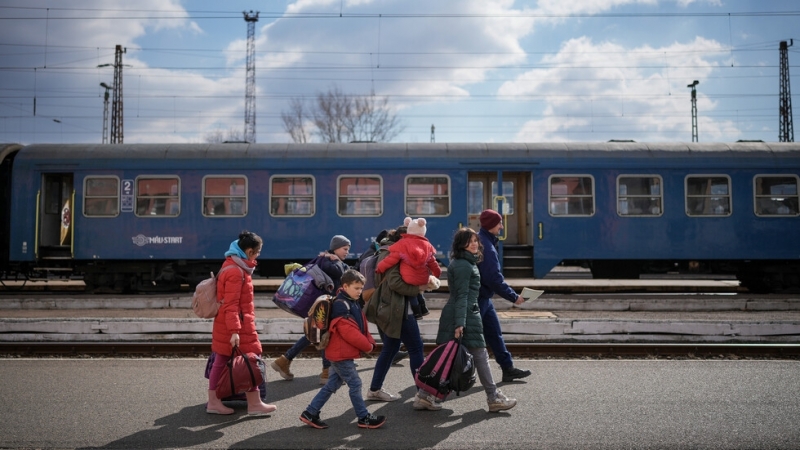 Европейската комисия съобщи, че увеличава значително помощта за украинските бежанци,