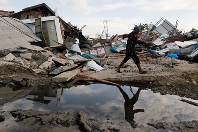 Индонезийските власти разпоредиха да бъдат спрени издирвателно-спасителните дейности след земетресението