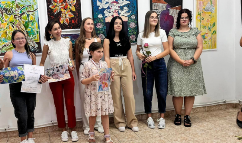 Отличия от участието си в конкурс в Токио получиха трима