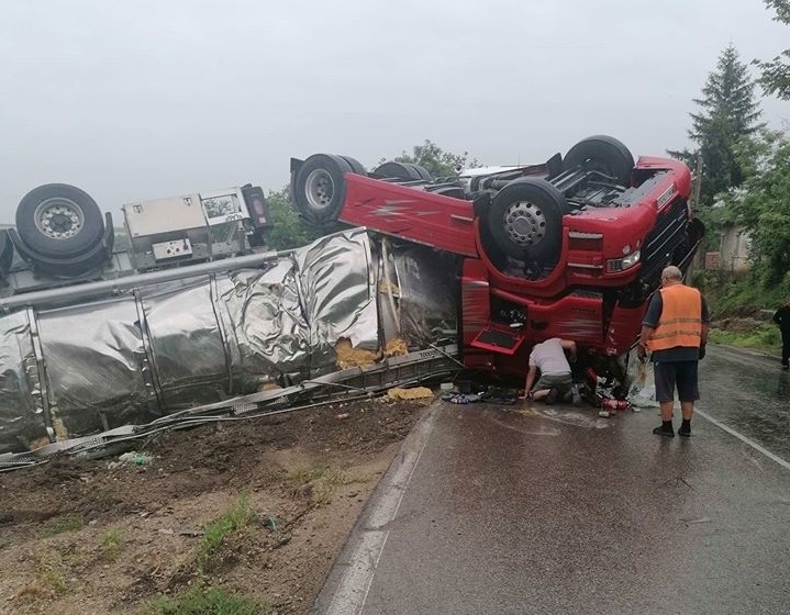 Тежка катастрофа между два ТИР а е станала тази сутрин на