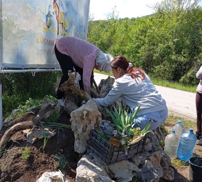 Облагородиха мездренското село Ослен Криводол /снимки/