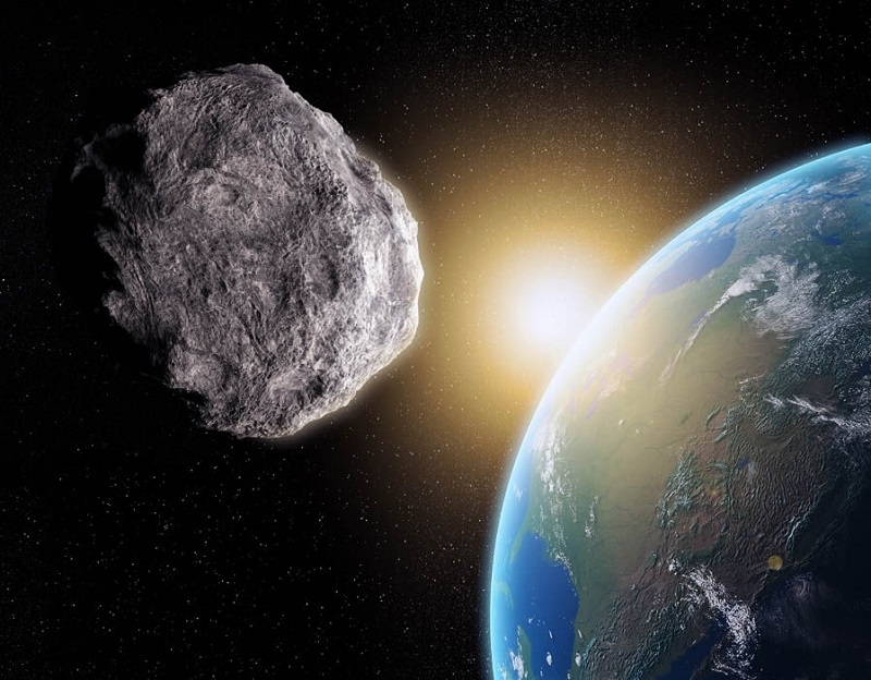 Астероид с размерите на Айфеловата кула лети към Земята със
