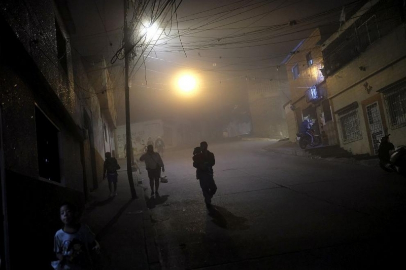 Най малко 23 ма души са били убити при сблъсъци между венецуелската