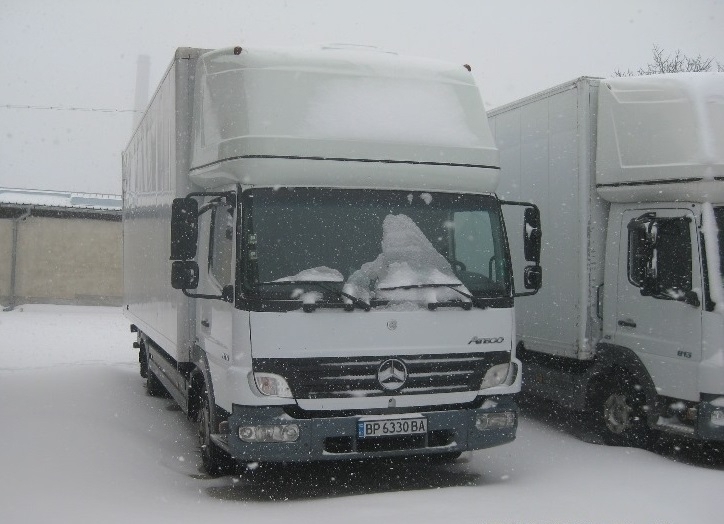 Частен съдебен изпълнител сложи на тезгяха два камиона собственост на