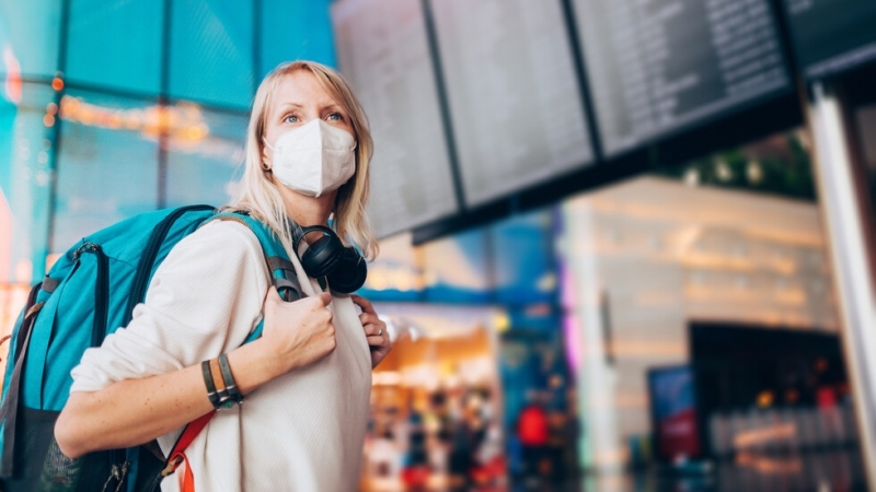 Падат маските на летищата и в самолетите в Европа Решението