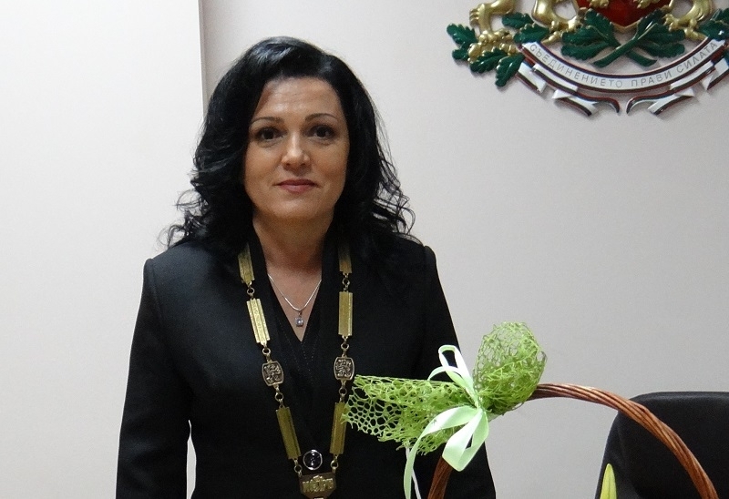 Изпълнителният директор на НСОРБ Силвия Георгиева връчи поздравителен адрес на
