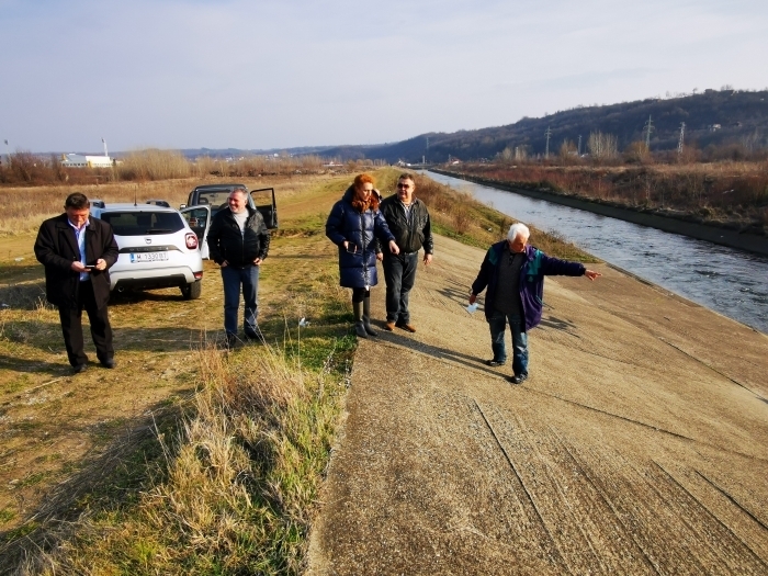 Областният управител на Монтана Ванина Вецина обходи стената на язовир