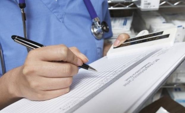 Работещите българи ползват болнични средно два пъти в годината като