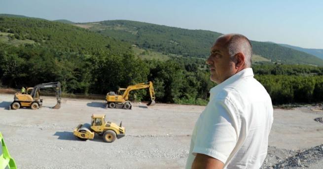 Върви мащабно строителство и както съм обещал на хората от Тетевен Севлиево Габрово Търново