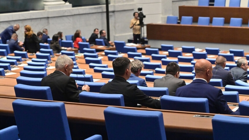 Представители на различни политически сили в 49 ото Народно събрание разкритикуваха
