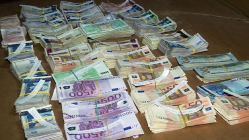 Прокуратурата извършва разследване по бързо производство за недекларирана валута от