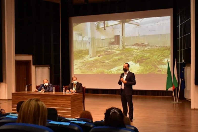 В рамките на общественото обсъждане на което бе дискутирано бъдещето