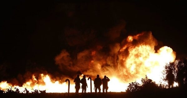 Най малко 25 души загинаха и най малко още толкова са ранени