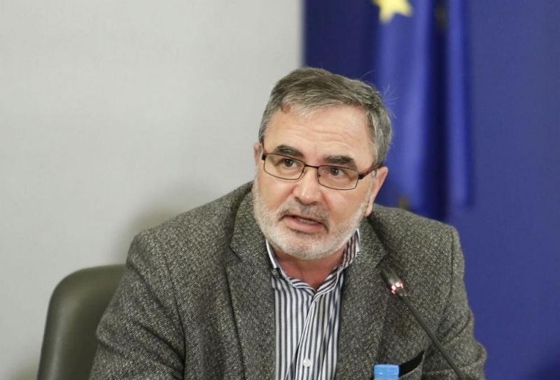 Главният държавен здравен инспектор Ангел Кунчев коментира на брифинга за