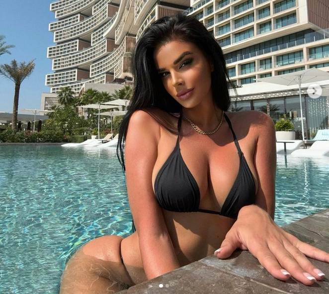 Считаната от мнозина за най сексапилна футболна фенка в света –