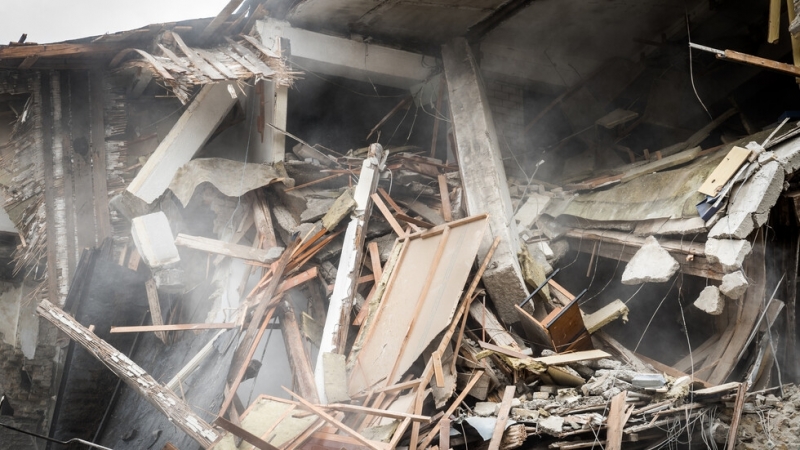 Най малко осем души са загинали а девет се водят безследно