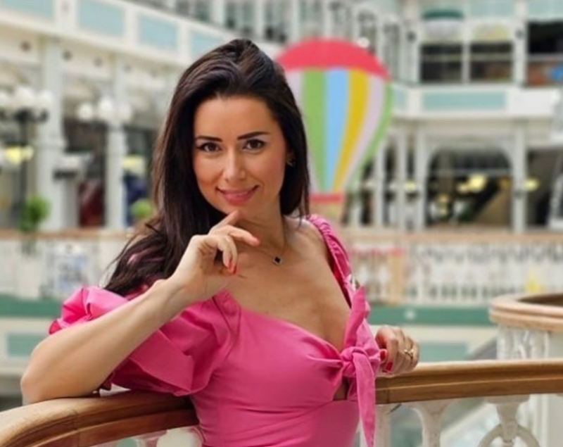 Най известната сексоложка в България Наталия Кобилкина всеки ден държи връзка