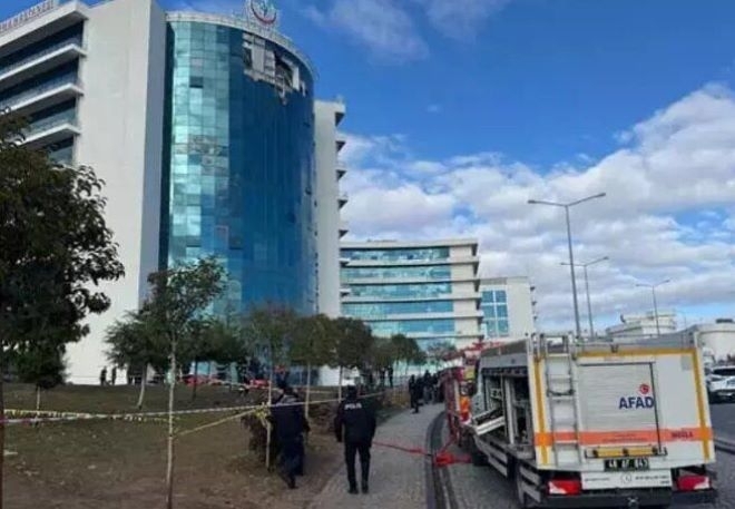 Четирима души загинаха при катастрофа на хеликоптер линейка в югоизточния турски