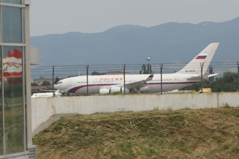 На "Летище София" кацнаха двата самолета на Руската федерация, които