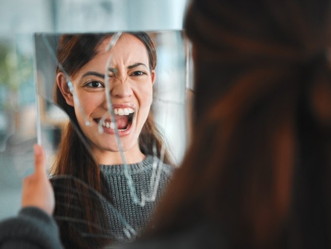 Всеки преживява любовната раздяла по различен начин На някои хора им