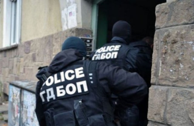 Служителите на ГДБОП задържаха 33 годишен педофил в кюстендилското село Яхиново