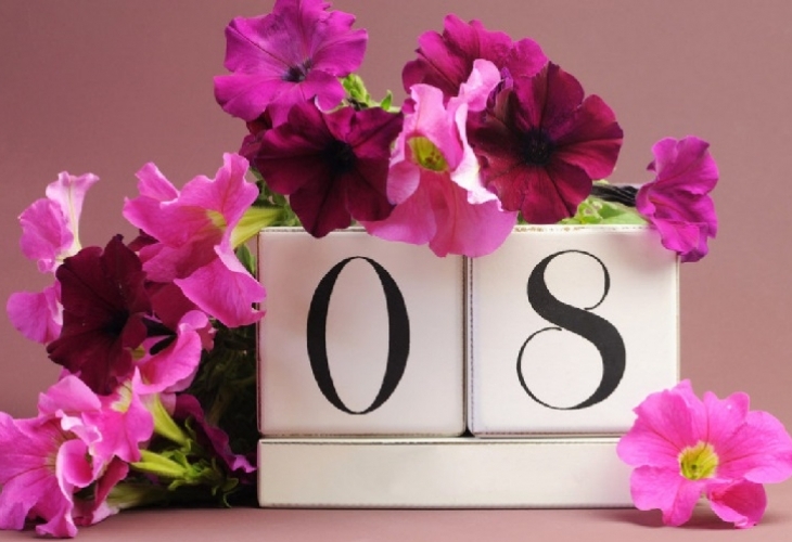 Мили жени Честит 8 март на всички баби майки дъщери