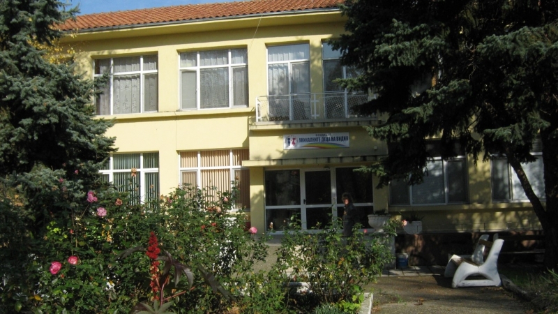 Двойно над капацитета си е Центърът за временно настаняване във